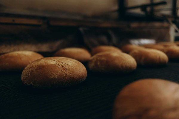 Trouvez un distributeur de pain 24h/24 facilement