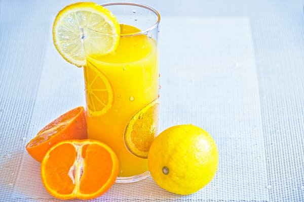 Les bienfaits insoupçonnés du jus de fruits bio pour tous